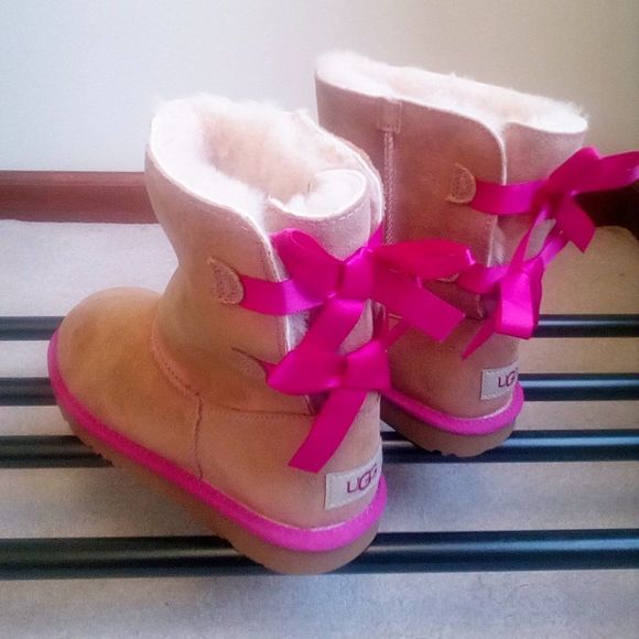 UGG Kids Bailey Water Resistant Shearling Boot NEW - Picture 3 of 7